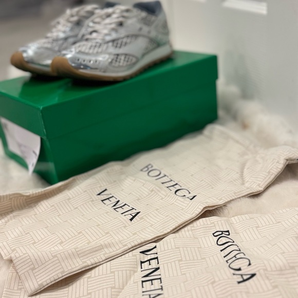 Bottega Veneta Silver and White Women Sneakers - Picture 6 of 7